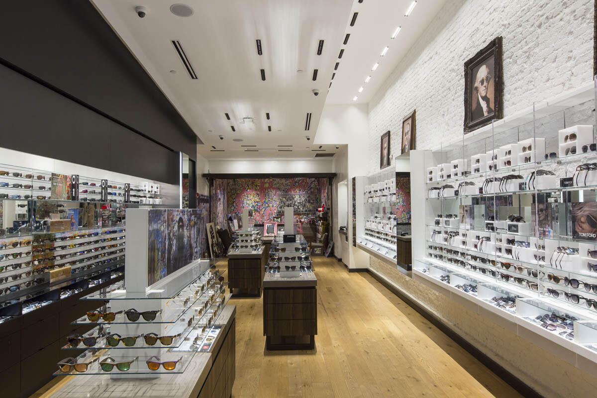 Sunglass Hut, image 3 of 4